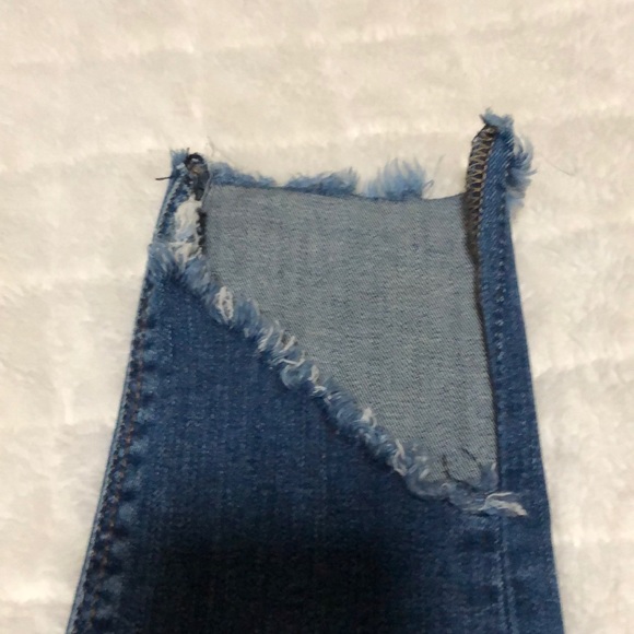 EXPRESS - Distressed Skinny Jeans - Picture 9 of 11